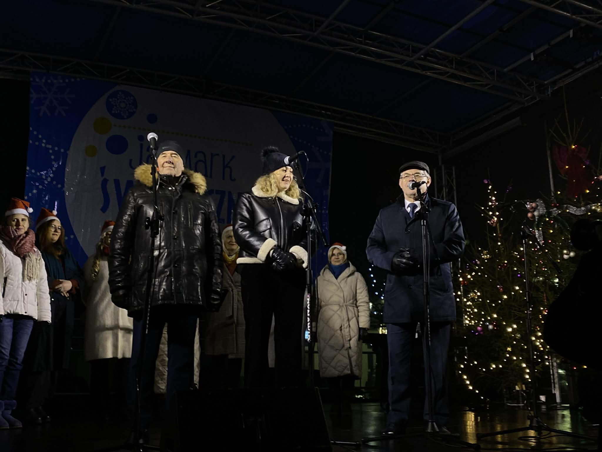 Jarmark swiateczny oficjalnie otwarty!