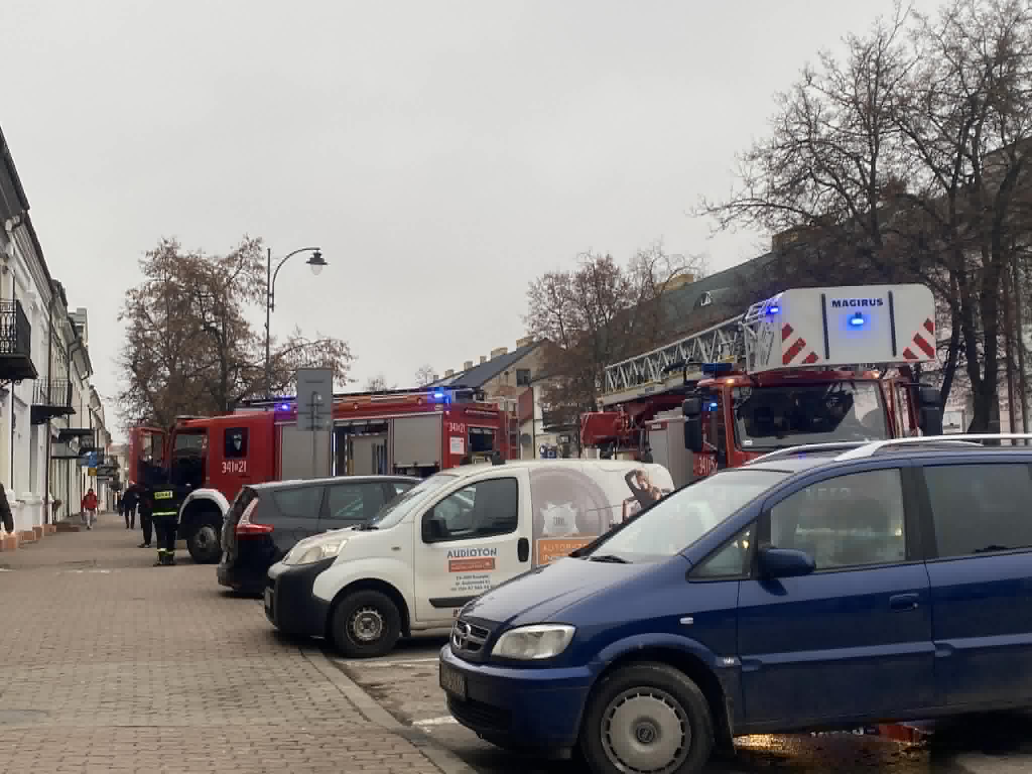 Pozar komina w kamienicy